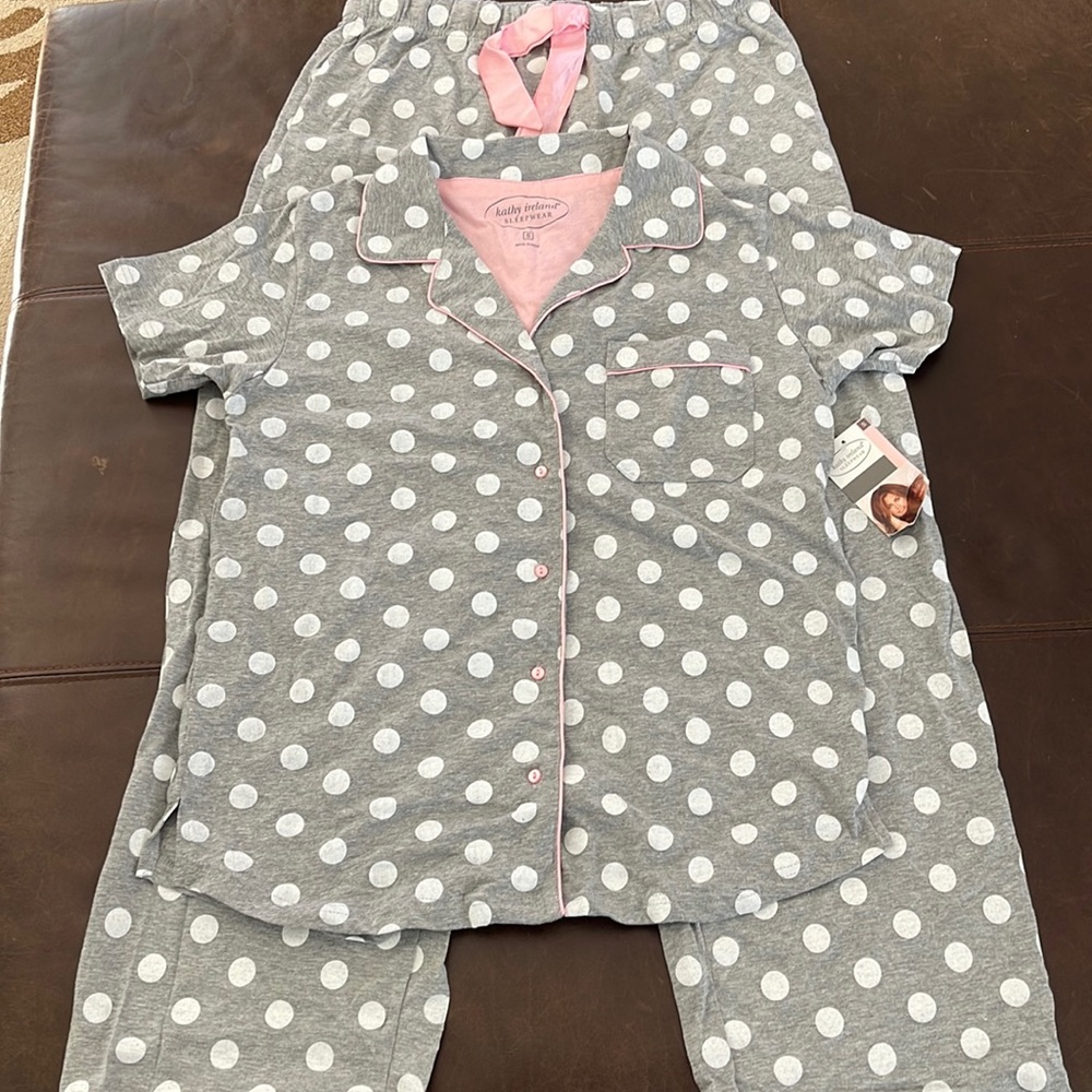 Kathy Ireland pajama set